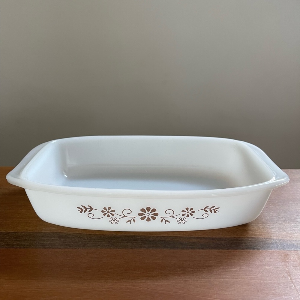 Vintage 70s Dynaware Pyr-O-Rey Casserole Dish Brown Daisy 9x6 Mexican Pyrex Mint